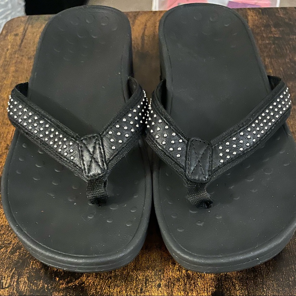 Women’s Vionic Pacific Kehoe Wedge Sandals - size 9 - Podiatrist recommended!